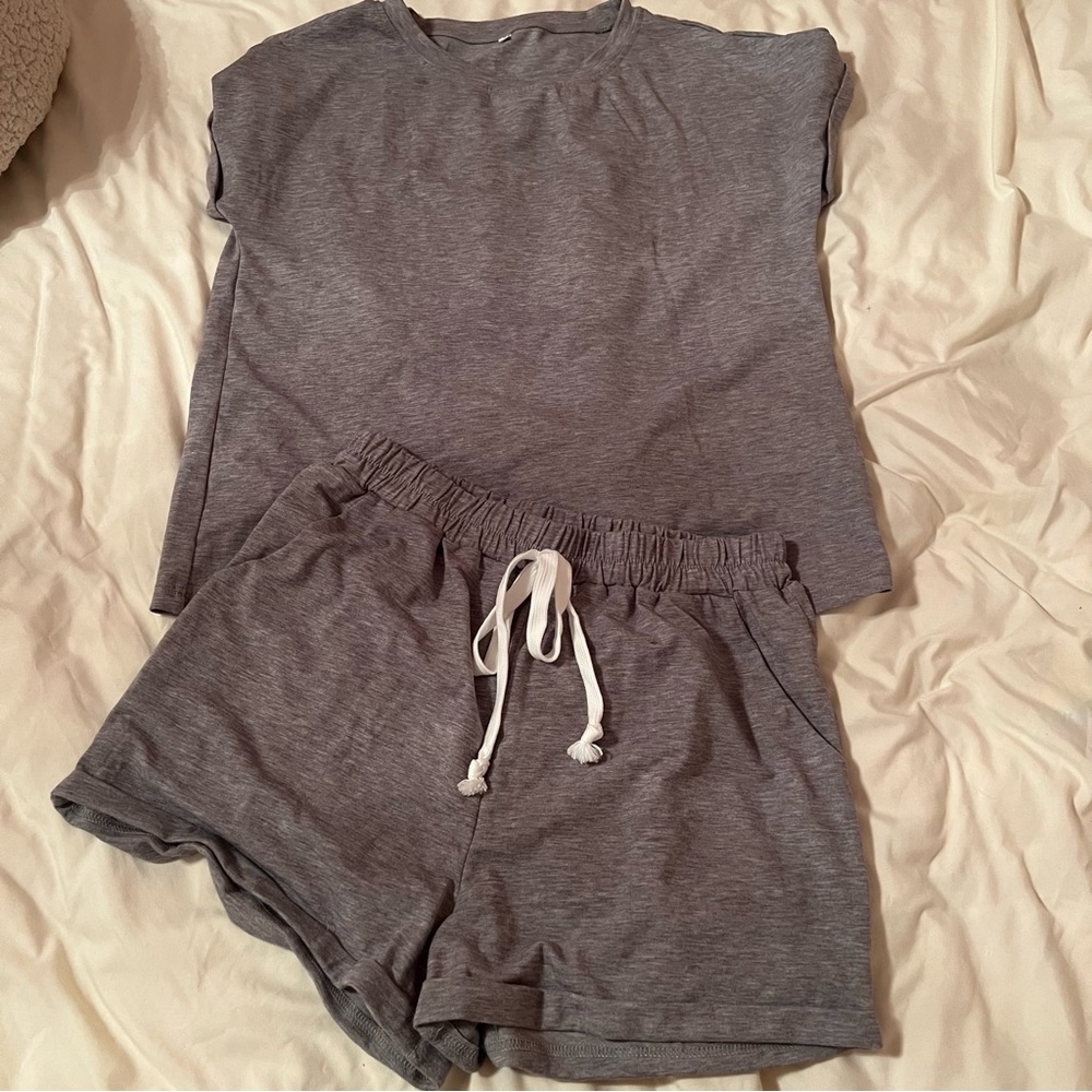Amazon T shirt and short set